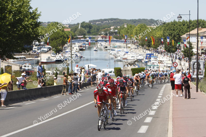 Peloton at Beaucaire001p.jpg